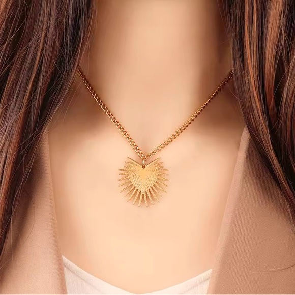 Zara “Radiance” Heart Sunburst Sunbeam Ray Regal Royal Statement Steel Necklace - Picture 3 of 7